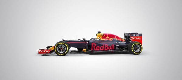 Red Bull Racing RB 12 seen during a studio shoot in UK on February 20th, 2016 - Sputnik International