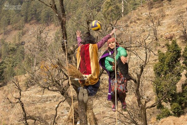 Catch That Snitch! Kids Play Quidditch in Indian Village - Sputnik International