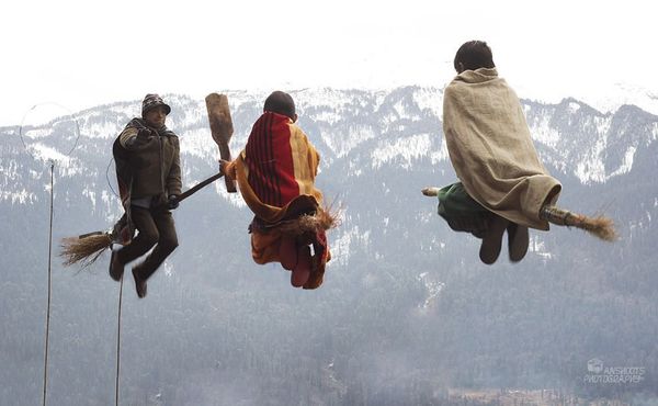 Catch That Snitch! Kids Play Quidditch in Indian Village - Sputnik International