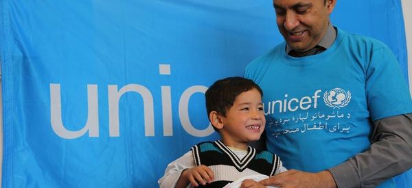 Murtaza Ahmadi with UNICEF Afghanistan Representative Akhil Iyer. - Sputnik International