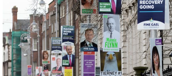 A picture shows campaign posters for the parliamentary elections on lamposts in Dublin, Ireland, on February 21, 2016. A picture shows campaign posters for the parliamentary elections on lamposts in Dublin, Ireland, on February 21, 2016. - Sputnik International