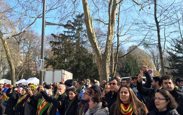 Kurdish women in Europe protest against Turkish atrocities in Cizre Kurdish women in Europe protest against Turkish atrocities in Cizre - Sputnik International