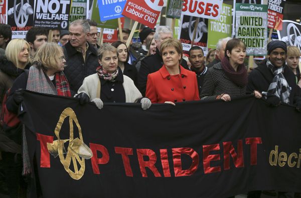 Scottish National party leader and Scotland's first minister Nicola Sturgeon (C) joins a protest against the Trident nuclear missile system in London, February 27, 2016. Scottish National party leader and Scotland's first minister Nicola Sturgeon (C) joins a protest against the Trident nuclear missile system in London, February 27, 2016. - Sputnik International