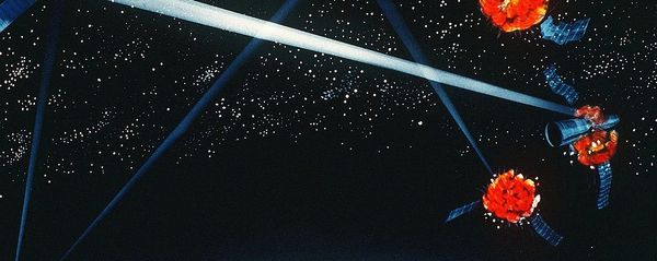 An artist's concept of a ground / space-based hybrid laser weapon, 1984 - Sputnik International
