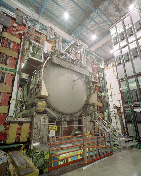 The DZero detector, one of two detectors positioned along the four-mile Tevatron accelerator ring The DZero detector, one of two detectors positioned along the four-mile Tevatron accelerator ring - Sputnik International