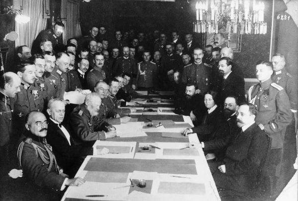 Signing ceremony for the Treaty of Brest-Litovsk, March 3, 1918. Signing ceremony for the Treaty of Brest-Litovsk, March 3, 1918. - Sputnik International
