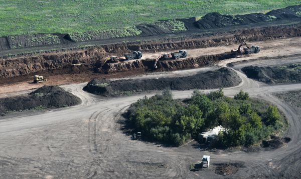 Railway Troops carry out the construction of the Zhuravka-Millerovo railway block to bypass Ukraine Railway Troops carry out the construction of the Zhuravka-Millerovo railway block to bypass Ukraine - Sputnik International