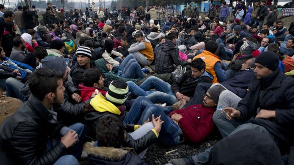 Protesting refugees and migrants block the railway tracks at the Greek-Macedonia border near the northern Greek village of Idomeni, the Sunday, Feb. 28, 2016 Protesting refugees and migrants block the railway tracks at the Greek-Macedonia border near the northern Greek village of Idomeni, the Sunday, Feb. 28, 2016 - Sputnik International