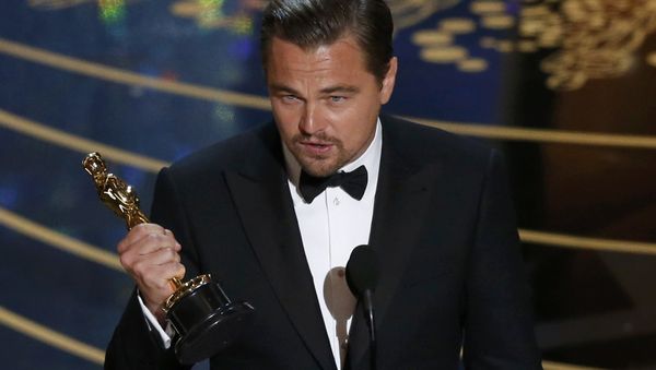 Leonardo DiCaprio accepts the Oscar for Best Actor for the movie The Revenant Leonardo DiCaprio accepts the Oscar for Best Actor for the movie The Revenant - Sputnik International