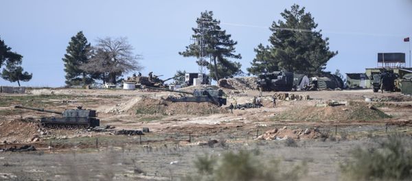 A Turkish army position is seen near the Oncupinar crossing gate close to the town of Kilis, south central Turkey, close to the Syria border, on February 16, 2016 A Turkish army position is seen near the Oncupinar crossing gate close to the town of Kilis, south central Turkey, close to the Syria border, on February 16, 2016 - Sputnik International
