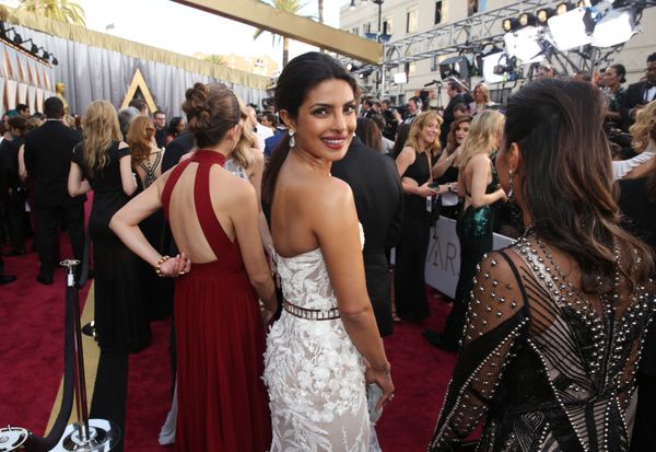 Dress to Impress: Stunning Fashion at the 88th Academy Awards - Sputnik International