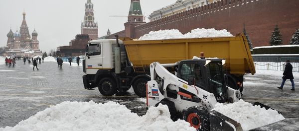 Spring, Welcome! Moscow Sees Heaviest Spring Snowstorm in Over 50 Years - Sputnik International