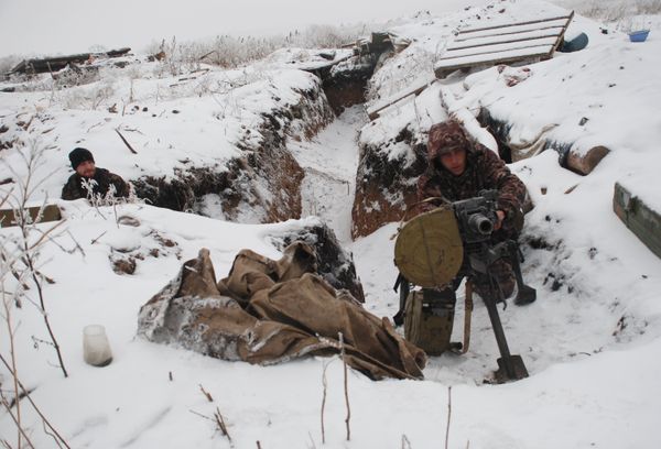 DPR militiamen on demarcation line DPR militiamen on demarcation line - Sputnik International