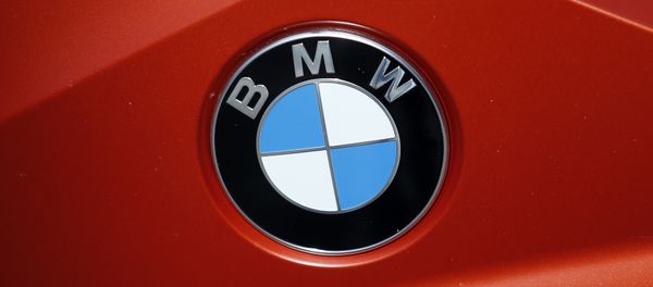 The BMW logo of a motorcycle in a showroom in London, Thursday, March 3, 2016. - Sputnik International