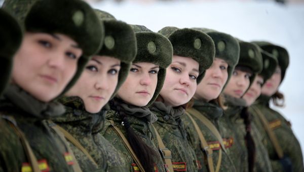 Makeup under Camouflage contest for female troops in Pereslavl-Zalessky - Sputnik International
