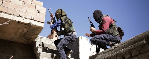 Militants from the Kurdistan Workers' Party, or PKK, run as they attack Turkish security forces in Nusaydin, Turkey, Tuesday, March 1, 2016 Militants from the Kurdistan Workers' Party, or PKK, run as they attack Turkish security forces in Nusaydin, Turkey, Tuesday, March 1, 2016 - Sputnik International