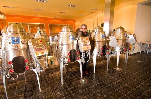 The Genesis wine robot responsible for initial stage of wine production. The Genesis wine robot responsible for initial stage of wine production. - Sputnik International