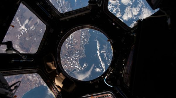 NASA astronaut Scott Kelly on the International Space Station took this Earth observation photo in the stations cupola that provides a 360 degree view. He tweeted this image with the comment: The view out my window. NASA astronaut Scott Kelly on the International Space Station took this Earth observation photo in the stations cupola that provides a 360 degree view. He tweeted this image with the comment: The view out my window. - Sputnik International