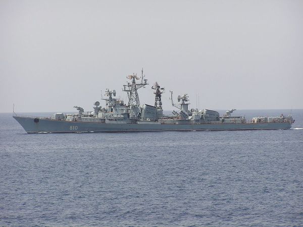 The Russian  guided missile destroyer Smetlivy  - Sputnik International