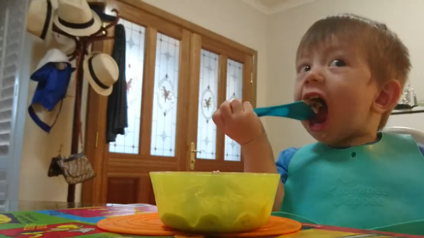 Baby Gets a Brain Freeze - Sputnik International