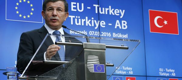 Turkish Prime Minister Ahmet Davutoglu speaks at a news conference at the end of a EU-Turkey summit in Brussels March 8, 2016. - Sputnik International