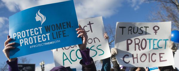 Supporters of legal access to abortion rally outside the Supreme Court in Washington, DC, March 2, 2016, as the Court hears oral arguments in the case of Whole Woman's Health v. Hellerstedt, which deals with access to abortion - Sputnik International