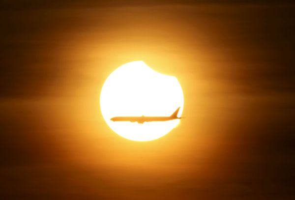 Stargazers' Paradise: Mind-Boggling Pictures of First Solar Eclipse in 2016 - Sputnik International