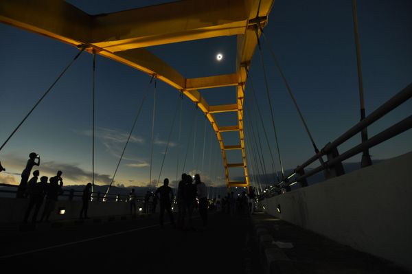 Stargazers' Paradise: Mind-Boggling Pictures of First Solar Eclipse in 2016 - Sputnik International