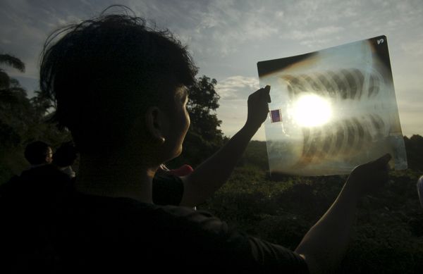 Stargazers' Paradise: Mind-Boggling Pictures of First Solar Eclipse in 2016 - Sputnik International