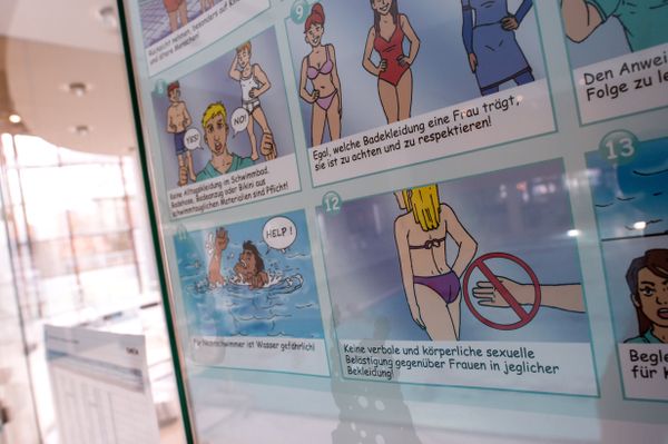 A poster informs about pool rules in a public swimming pool in Munich, southern Germany, on January 12, 2016. A poster informs about pool rules in a public swimming pool in Munich, southern Germany, on January 12, 2016. - Sputnik International