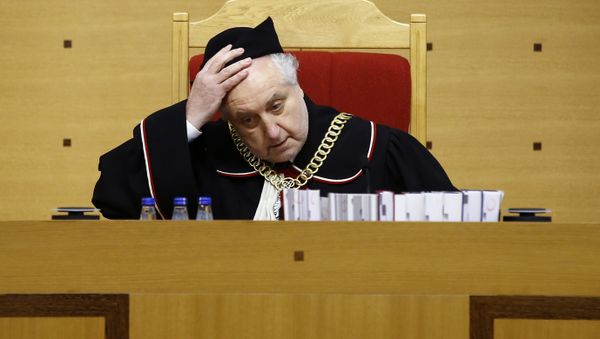 Andrzej Rzeplinski, head of Poland's Constitutional Court, attends a session at the Constitutional Tribunal in Warsaw, Poland March 8, 2016. Andrzej Rzeplinski, head of Poland's Constitutional Court, attends a session at the Constitutional Tribunal in Warsaw, Poland March 8, 2016. - Sputnik International