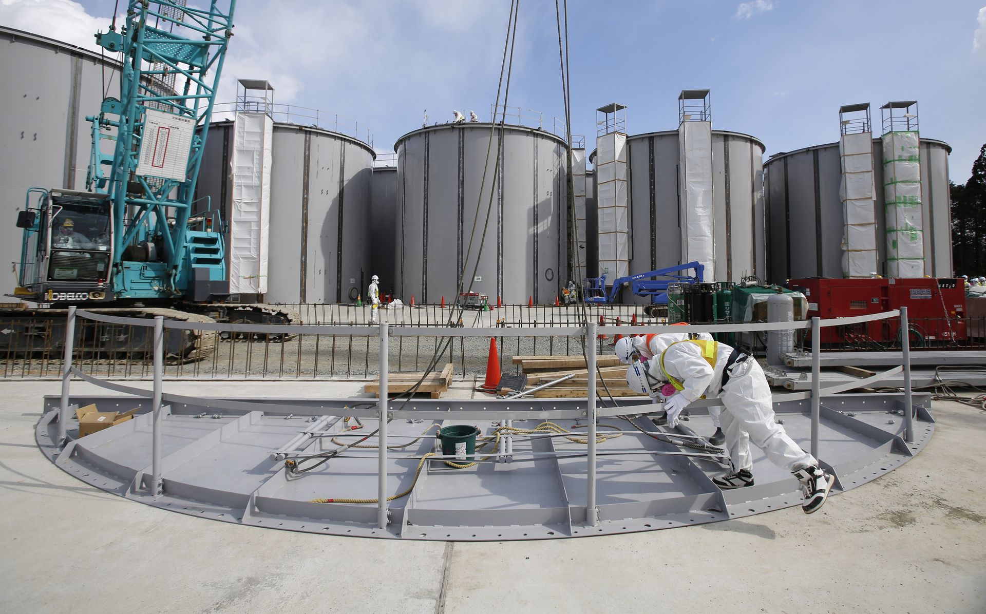 Radioactive Water Spills Out From Fukushima Pools With Nuclear Waste Due to Earthquake in Japan Radioactive Water Spills Out From Fukushima Pools With Nuclear Waste Due to Earthquake in Japan - Sputnik International, 1920, 14.02.2021