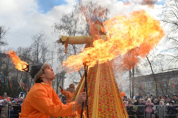 Spring In, Winter Out: Maslenitsa 2016 Celebrations - Sputnik International