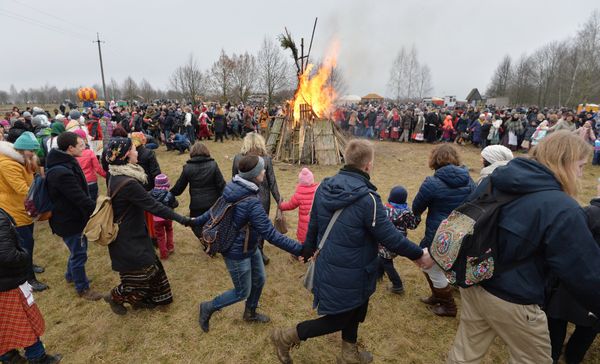 Spring In, Winter Out: Maslenitsa 2016 Celebrations - Sputnik International