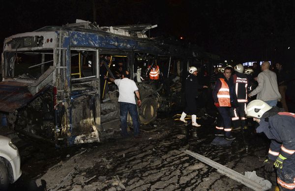 Terrorist Car Bomb Attack on Central Ankara Shreds Public Square - Sputnik International