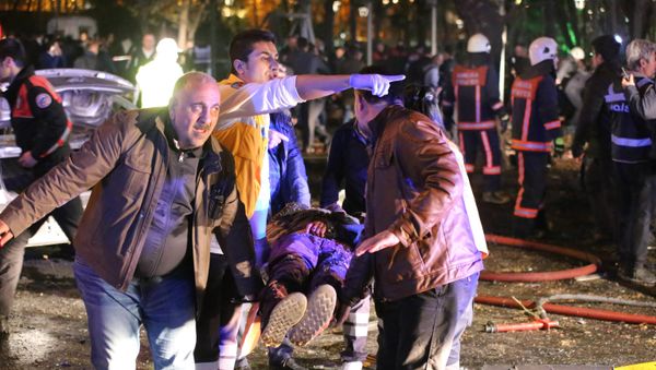 Rescuers carry a victim on a stretcher at the scene of a blast in Ankara on March 13, 2016. Rescuers carry a victim on a stretcher at the scene of a blast in Ankara on March 13, 2016. - Sputnik International