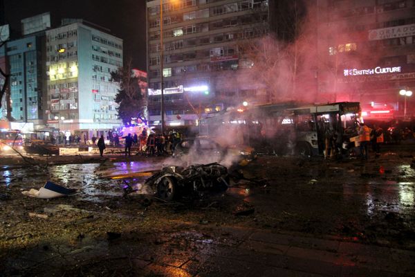 Emergency workers work at the explosion site in Ankara, Turkey March 13, 2016. Emergency workers work at the explosion site in Ankara, Turkey March 13, 2016. - Sputnik International