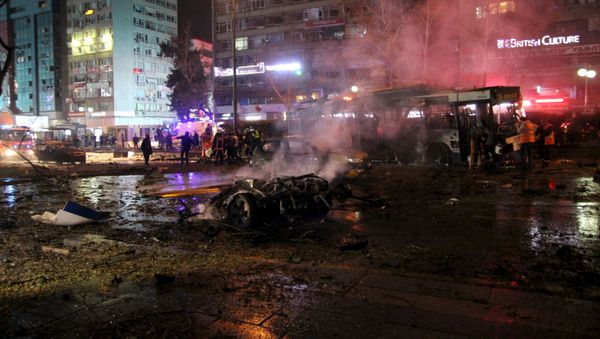Emergency workers work at the explosion site in Ankara, Turkey March 13, 2016. Emergency workers work at the explosion site in Ankara, Turkey March 13, 2016. - Sputnik International