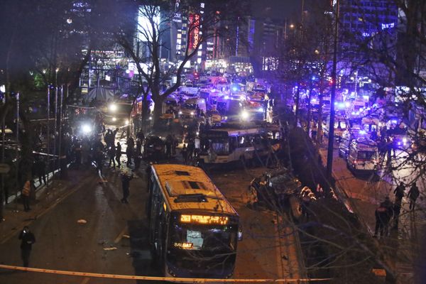 Terrorist Car Bomb Attack on Central Ankara Shreds Public Square - Sputnik International