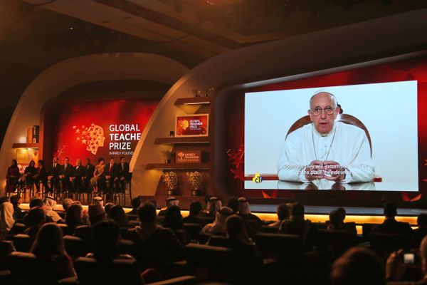 Pope Francis speaks live via video link before he introduces the winner of the second annual Global Teacher Prize, Palestinian primary school teacher Hanan al-Hroub, in Dubai, United Arab Emirates, Sunday, March 13, 2016 Pope Francis speaks live via video link before he introduces the winner of the second annual Global Teacher Prize, Palestinian primary school teacher Hanan al-Hroub, in Dubai, United Arab Emirates, Sunday, March 13, 2016 - Sputnik International