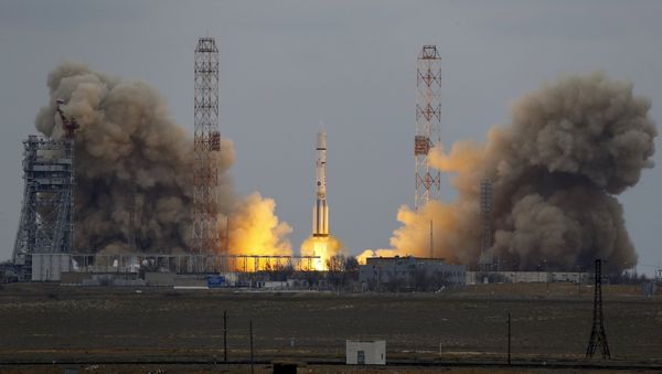 The Proton-M rocket, carrying the ExoMars 2016 spacecraft to Mars, blasts off from the launchpad at the Baikonur cosmodrome, Kazakhstan, March 14, 2016 - Sputnik International