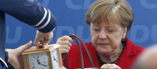 German Chancellor and leader of the Christian Democratic Union (CDU) Angela Merkel, attends a party board meeting in Berlin, Germany March 14, 2016. - Sputnik International