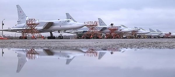 Tupolev Tu-22M3 strategic bombers hit terrorists in Syria Tupolev Tu-22M3 strategic bombers hit terrorists in Syria - Sputnik International