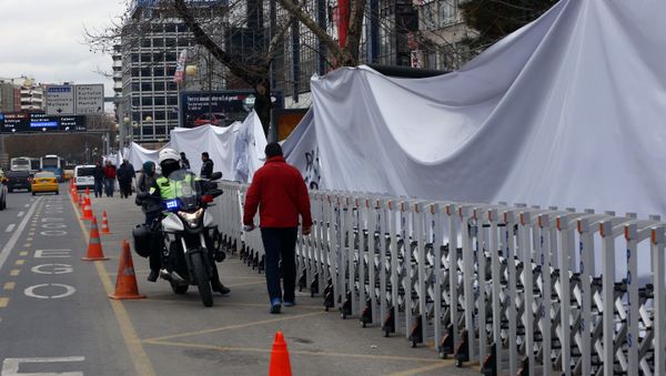 Security officials at Sunday's explosion site covered by large white sheeting in Ankara, Turkey, Tuesday, March 15, 2016 Security officials at Sunday's explosion site covered by large white sheeting in Ankara, Turkey, Tuesday, March 15, 2016 - Sputnik International