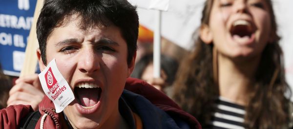 French high school and university students take part in a demonstration against the labour reform bill proposal in Paris. French high school and university students take part in a demonstration against the labour reform bill proposal in Paris. - Sputnik International
