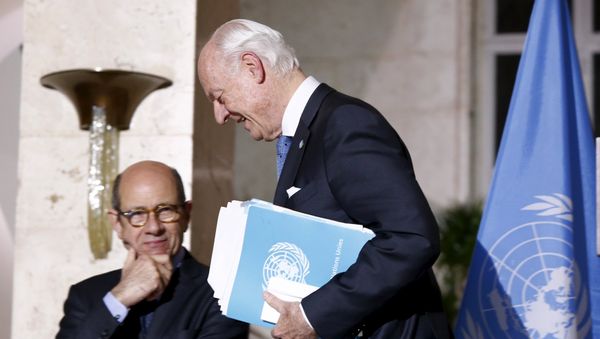 U.N. mediator for Syria Staffan de Mistura leaves after a news conference after a meeting with a delegation of the High Negotiations Committee (HNC) during Syria peace talks at the United Nations in Geneva, Switzerland, March 17, 2016. - Sputnik International
