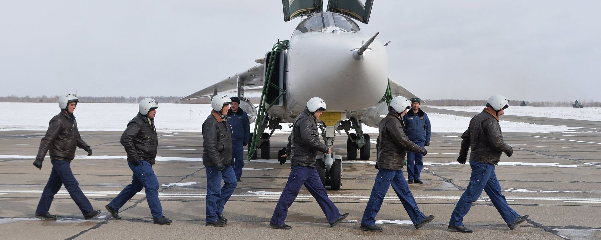 Three Su-24M bombers return to Chelyabinsk Region from Khmeimim Air Base. File photo. Three Su-24M bombers return to Chelyabinsk Region from Khmeimim Air Base. File photo. - Sputnik International, 1920, 12.08.2023