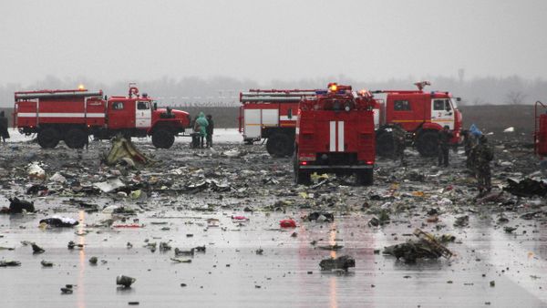 The crash site of the Boeing-737-800 passenger jet which crashed on landing in Rostov-on-Don airport. - Sputnik International