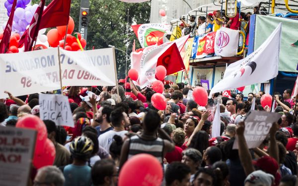 People demonstrate in support of Brazil's President Dilma Rousseff's appointment of Brazil's former President Luiz Inacio Lula da Silva as her chief of staff, at Paulista avenue in Sao Paulo, Brazil - Sputnik International