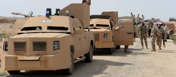 The Desert Falcons self-defense unit re-deploy outside Palmyra, Syria. - Sputnik International
